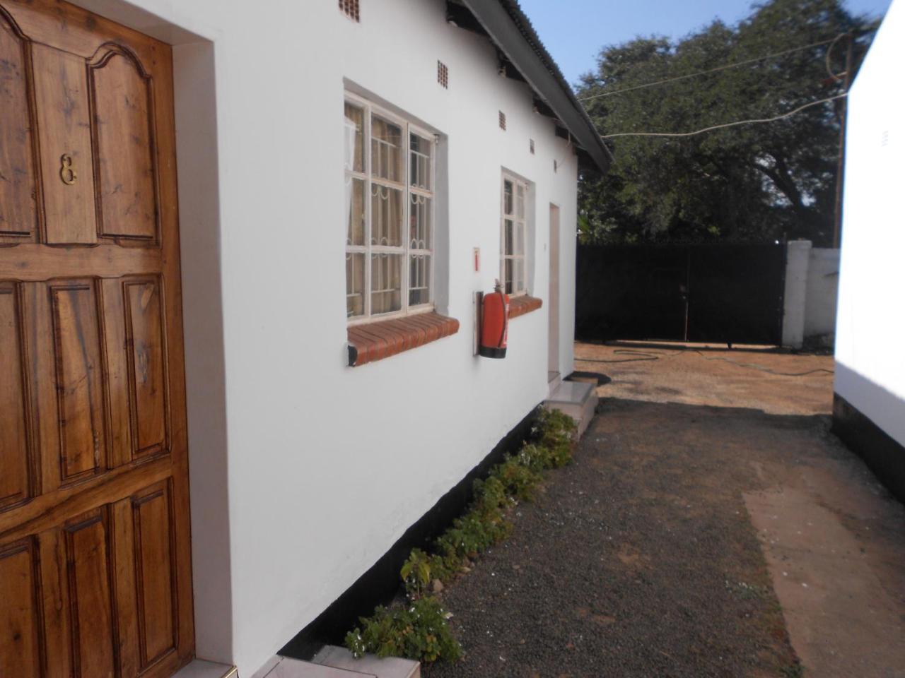 Comfort Corner Guesthouse Livingstone Buitenkant foto
